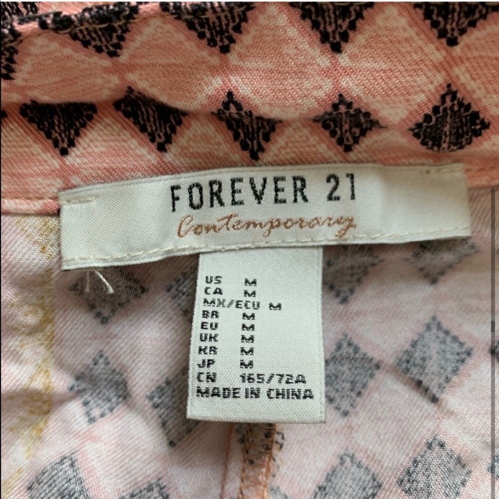 Forever 21 Pattern Shorts - Picture 2 of 5